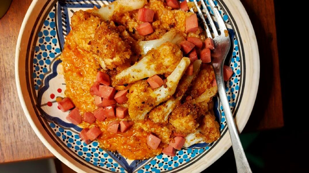 Συνταγή για τραχανά με λουκάνικο και κουνουπίδι