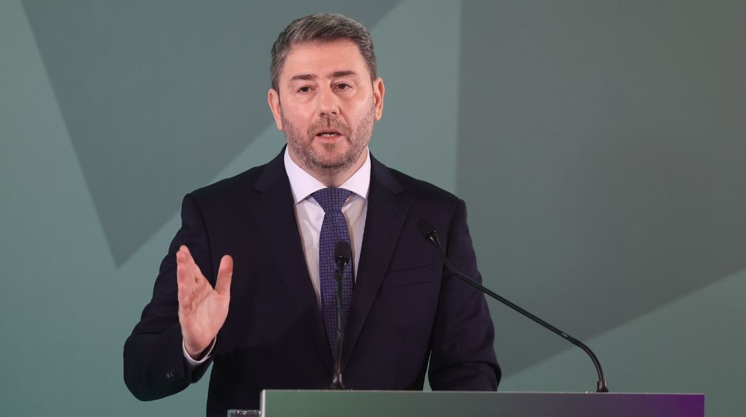 ΠΑΣΟΚ σε ΚΚΕ: «Συγκυβερνήσατε με τον Μητσοτάκη» - H απάντηση Κουτσούμπα