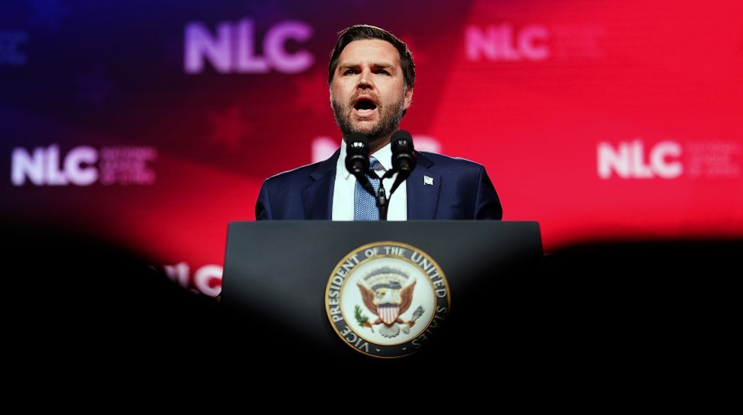 Αποδοκιμασίες κατά του Τζέι Ντι Βανς σε συναυλία στην Ουάσινγκτον - Ο αντιπρόεδρος των ΗΠΑ αμφισβητούσε ότι οι άνθρωποι ακούνε κλασική μουσική για ευχαρίστηση