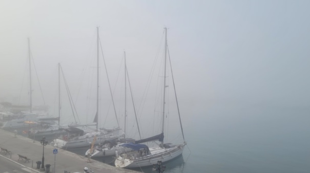 Σκόνη και ομίχλη σκέπασε την Αίγινα
