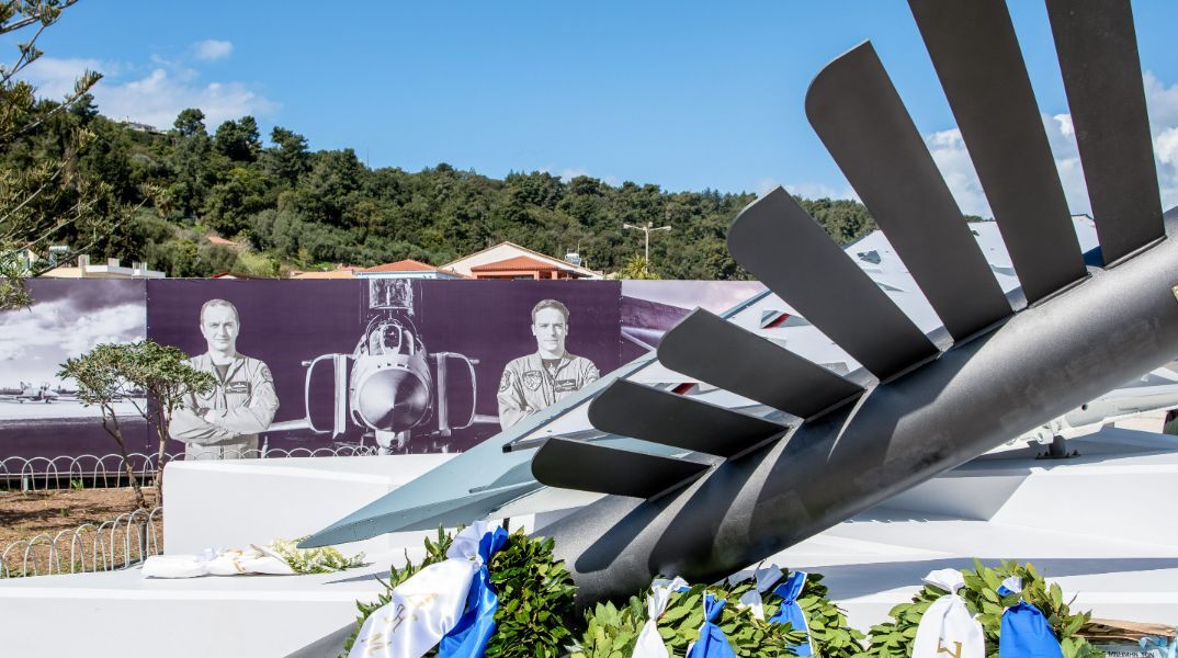 Συγκίνηση στα αποκαλυπτήρια του μνημείου των πεσόντων αεροπόρων Τσιτλακίδη - Τουρούτσικα