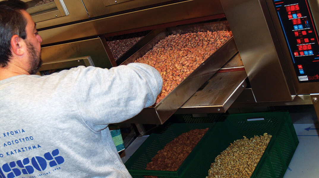 Assos ξηροί καρποί: Ξηροκαρπάδικο με ιστορία από το 1948