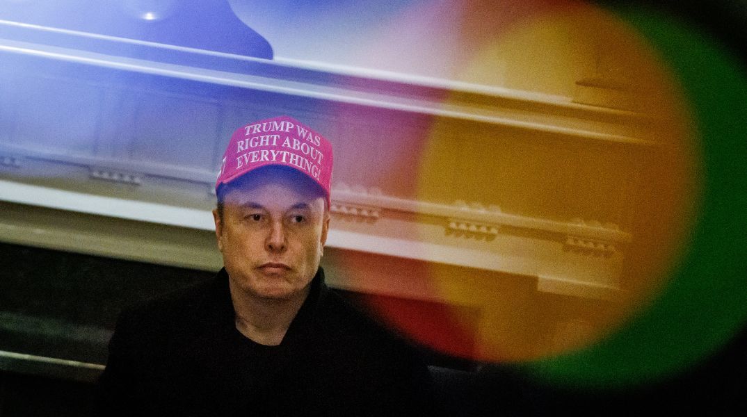 Η αποξενωμένη κόρη του Έλον Μασκ, Βίβιαν, τον τρολάρει στο TikTok και αντιδρά στο τρανσφοβικό σχόλιό του δισεκατομμυριούχου