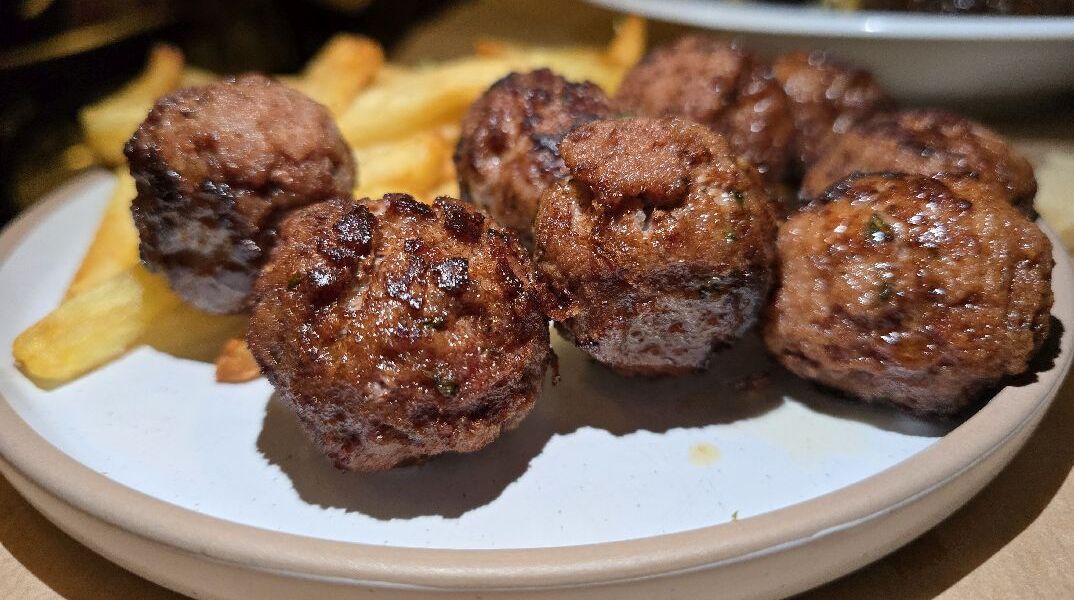 Πίπις, Κεραμεικός