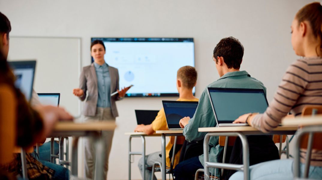 Δημόσια Ωνάσεια Σχολεία: Ξεκίνησε η διαδικασία υποβολής αιτήσεων - Τι πρέπει να γνωρίζουν οι γονείς και οι κηδεμόνες των μαθητών.