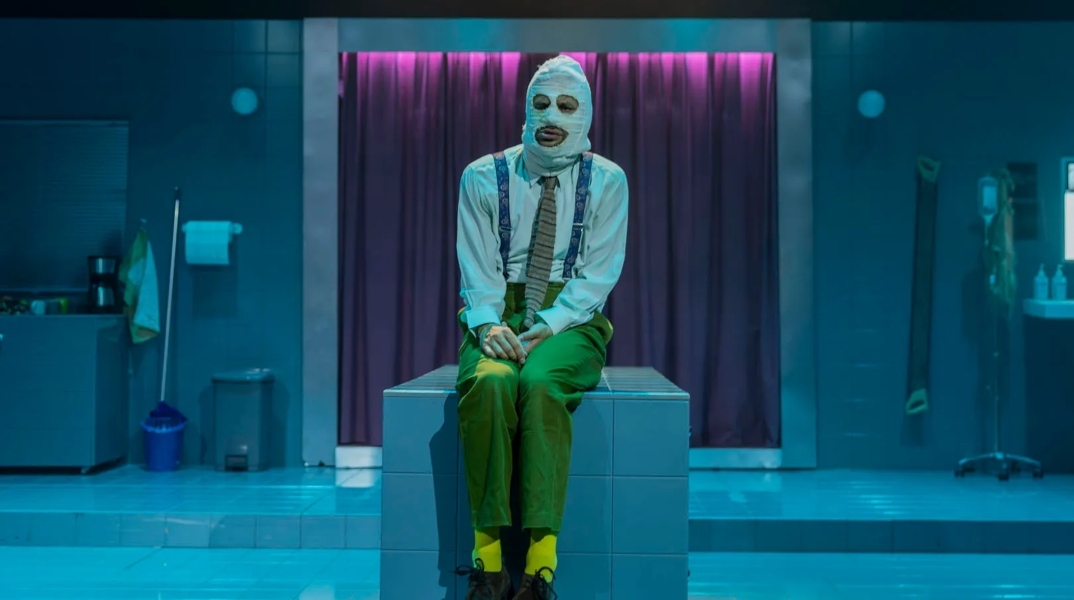 Ο «άσχημος» στο Θεατρο Βασιλάκου