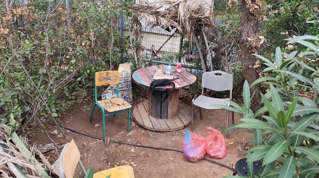 Τρεις συλλήψεις για διακίνηση ναρκωτικών δίπλα σε φοιτητικές εστίες - Σχηματίστηκε δικογραφία - Τα ευρήματα της ΕΛ.ΑΣ. στην κρυψώνα