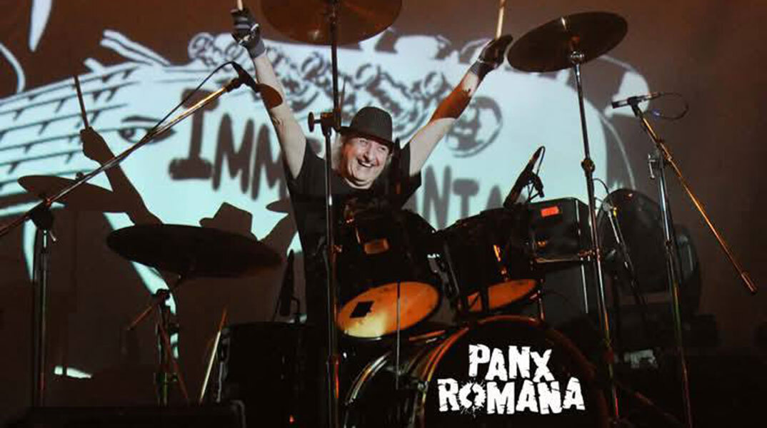 Για τον Δημήτρη Δημητράκα με μια κιθάρα στο Κύτταρο