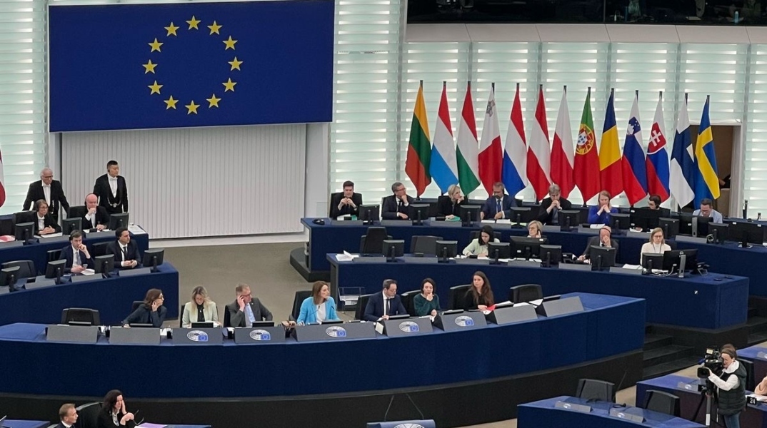 Αποστολή στο Ευρωκοινοβούλιο: Κατάδυση στο εσωτερικό μιας δημοκρατικής Βαβυλωνίας