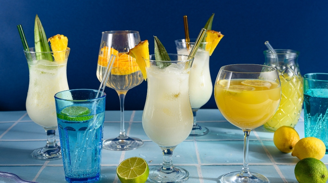 Το ποτό που κάθε μπάρμαν που σέβεται τον εαυτό του θα σας αποτρέψει να πιείτε 