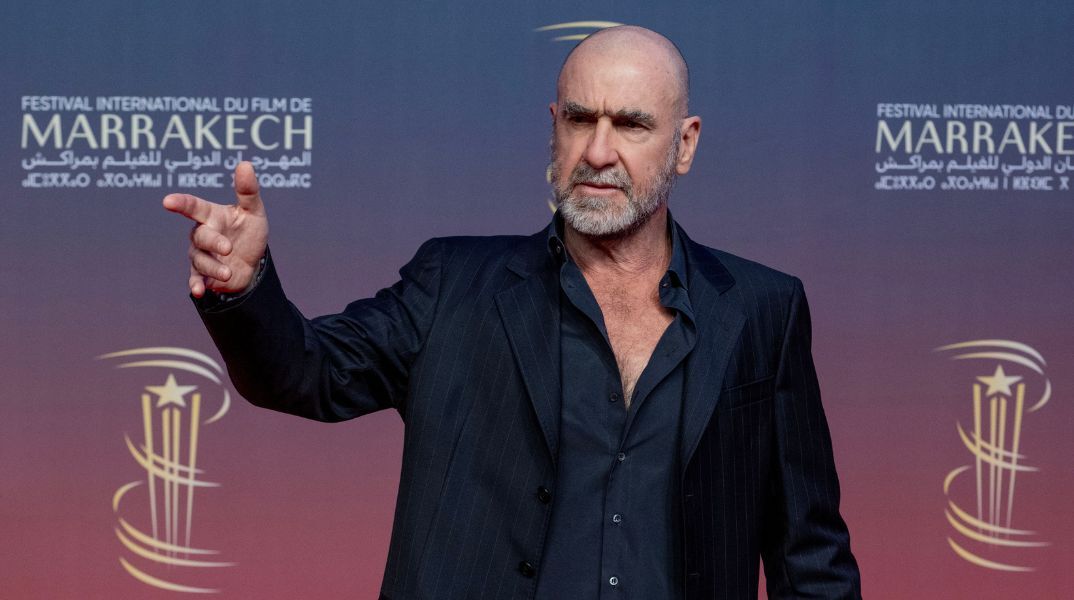 Μάντσεστερ Γιουνάιτεντ: Ο Ερίκ Καντονά κατηγορεί τον Τζιμ Ράτκλιφ για «καταστροφή» και απόρριψη της βοήθειάς του - Αντιδρά στο νέο γήπεδο και τις απολύσεις.