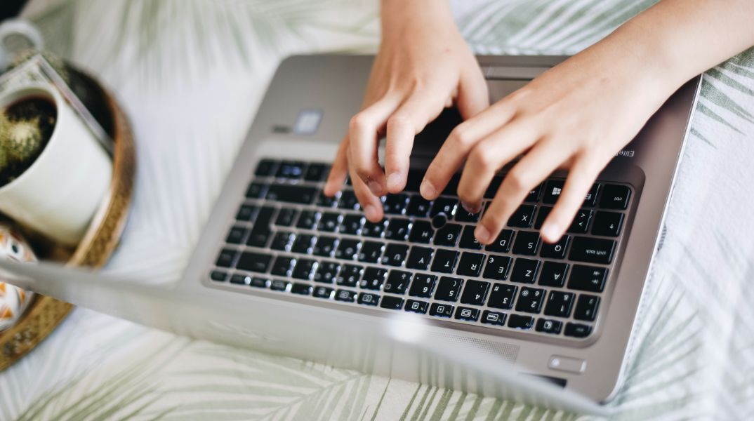 Δημόσια Ωνάσεια Σχολεία: Διαθέσιμα τα βιντεομαθήματα για την υποστήριξη μαθητών στις εξετάσεις εισαγωγής