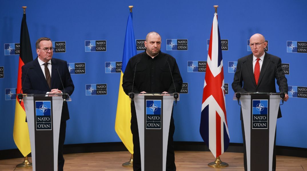 Οι ευρωπαίοι σύμμαχοι της Ουκρανίας δεσμεύτηκαν για νέα στρατιωτική βοήθεια 21 δισ. ευρώ - Έμφαση στην αεράμυνα και τα drones.