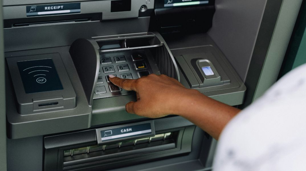 Πληρωμές από ΕΦΚΑ και ΔΥΠΑ