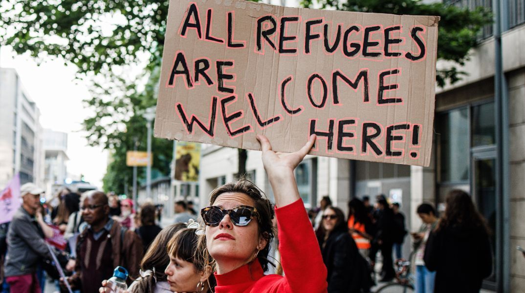 Γερμανία: Περιορισμό των αιτούντων άσυλο σε κάτω των 100.000 ετησίως προανήγγειλε ο αρχηγός του Χριστιανοδημοκρατικού Κόμματος, Φρίντριχ Μερτς 