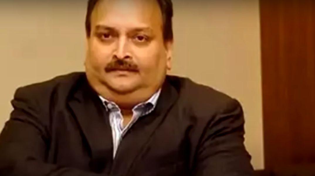 Σύλληψη Ινδού δισεκατομμυριούχου κοσμηματοπώλη για φερόμενη τραπεζική απάτη - Οι κατηγορίες και το διεθνές ένταλμα - Αντίσταση στην έκδοση