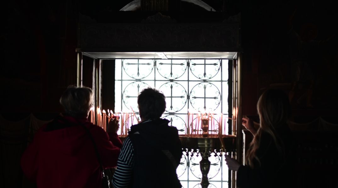 Μεγάλη Τρίτη: Γιατί ψάλλουμε τη Μεγάλη Τρίτη το τροπάριο της Κασσιανής