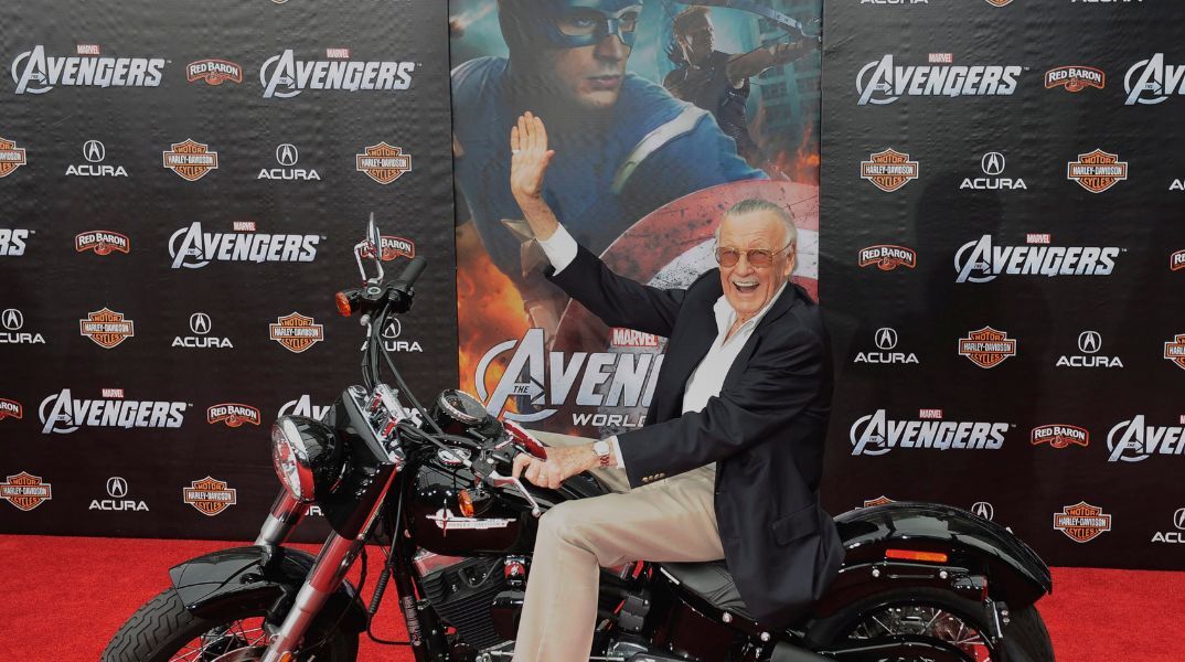 Σταν Λι: Η Τζ.Σ. Λι αρνείται ότι κακοποίησε τους γονείς της, ενώ νέο ντοκιμαντέρ αποκαλύπτει πιθανή κακομεταχείριση του θρύλου της Marvel τελευταία του χρόνια.