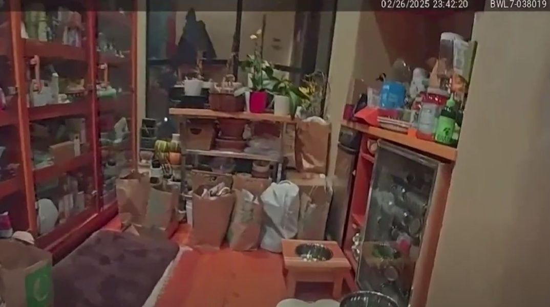 Τζιν Χάκμαν: Το πρώτο βίντεο μέσα από το σπίτι που βρέθηκε νεκρός με τη σύζυγό του - «Φαίνεται ότι προσπαθούσε να βγει έξω»