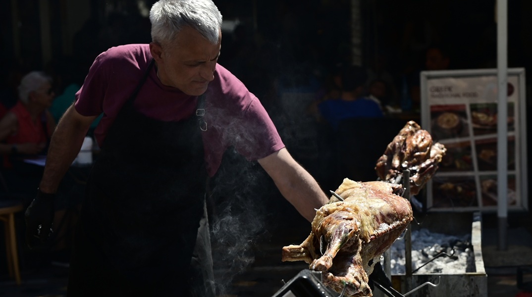 Πώς θα αμειφθούν όσοι εργαστούν σήμερα, Κυριακή του Πάσχα