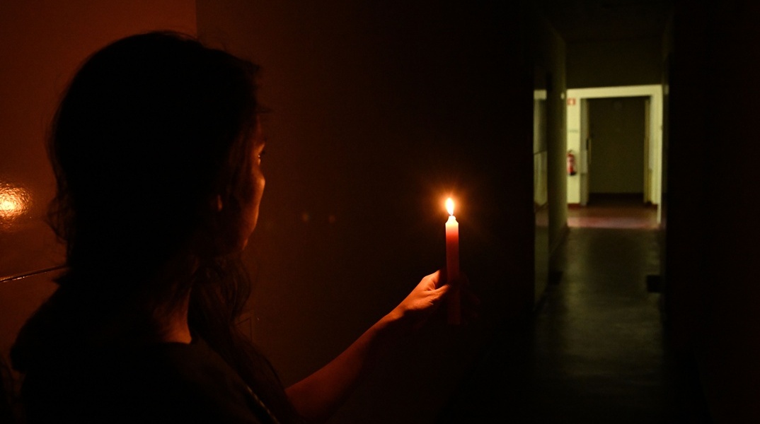 Γυναίκα με κερί στην Ισπανία