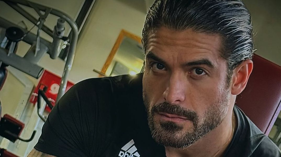 Άρης Μουγκοπέτρος: Αυτός είναι ο φίλος που του έδωσε την κροτίδα - Ο δικηγόρος του αποκάλυψε την ταυτότητά του