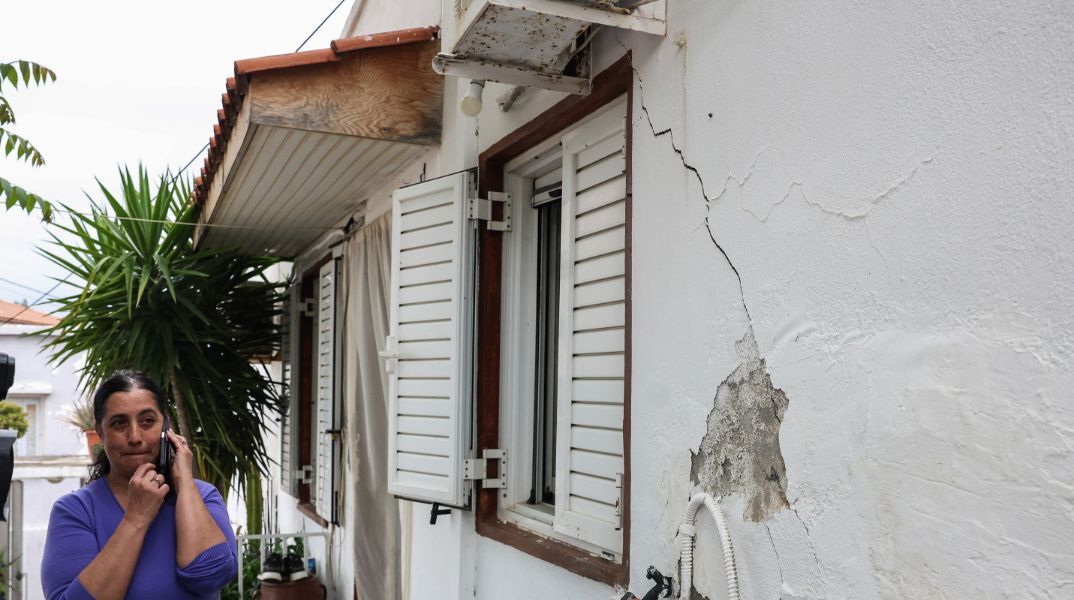 Κρήτη: Μεγαλώνουν οι ρωγμές - «Ανοίγουν» κι άλλα χωριά με τους κατοίκους να αγωνιούν για τα σπίτια τους