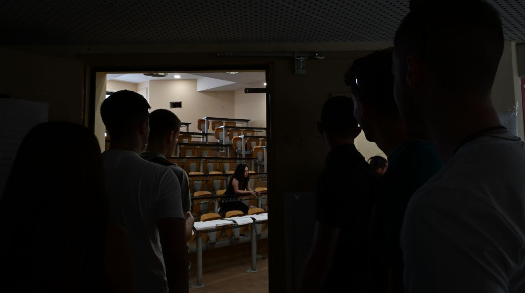 Επίθεση στη Νομική: Στην Αστυνομία ρίχνουν τις ευθύνες οι πρυτανικές αρχές του ΕΚΠΑ