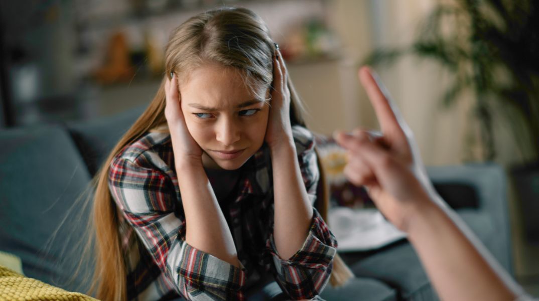 Τι επιπτώσεις έχει η σωματική τιμωρία στα παιδιά - Οι επιπτώσεις στη συμπεριφορά και την υγεία τους - Τα αποτελέσματα μελέτης