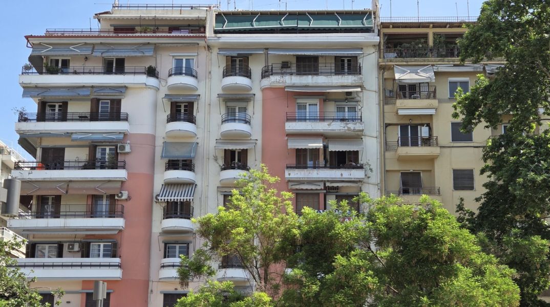 ΤΑ ΕΝ ΔΗΜΩ, ΕΝ ΟΙΚΩ