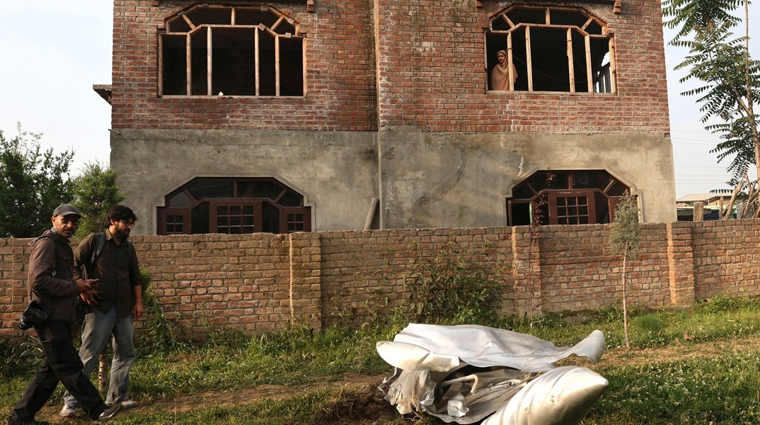 Εικόνα μετά την επίθεση στο Κασμίρ