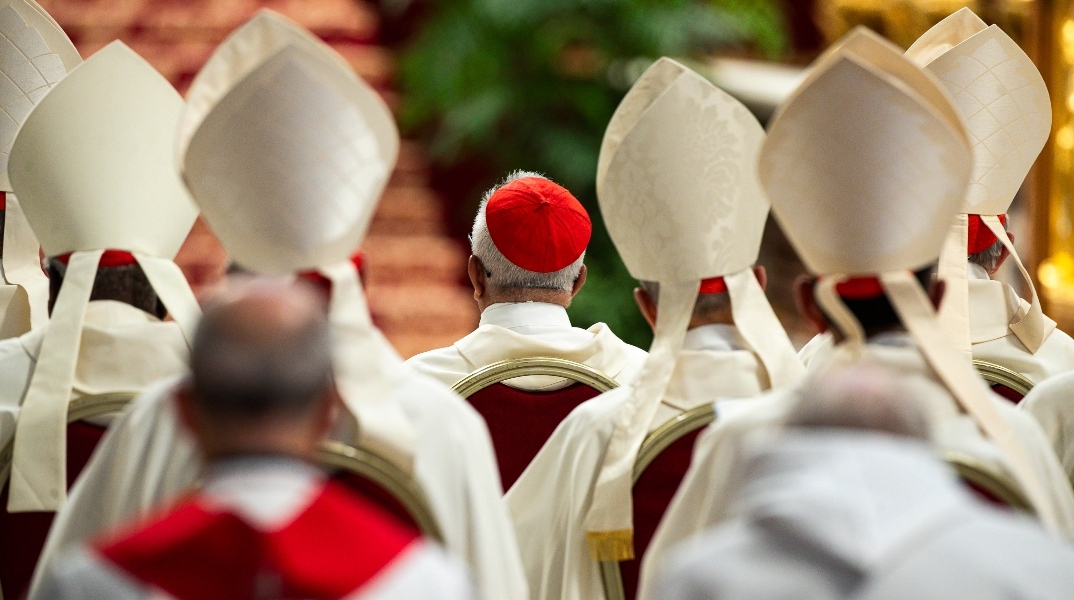 Η εκλογή του Πάπα: ρεκόρ, καθυστερήσεις και άγιες... παρεμβάσεις 