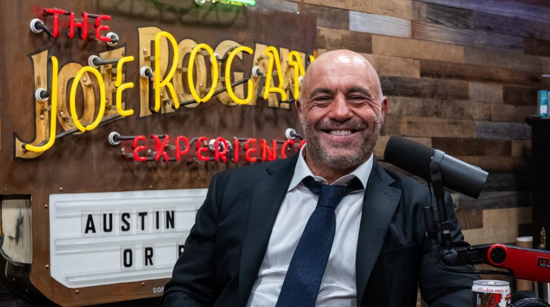 Από το 2026, οι Χρυσές Σφαίρες θα περιλαμβάνουν νέα κατηγορία βραβείου για το Καλύτερο Podcast, τιμώντας την επίδραση του μέσου παγκοσμίως.