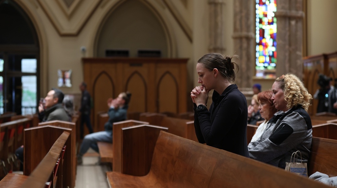 Προσευχές μετά την εκλογή του νέου Πάπα που κατάγεται από το Σικάγο