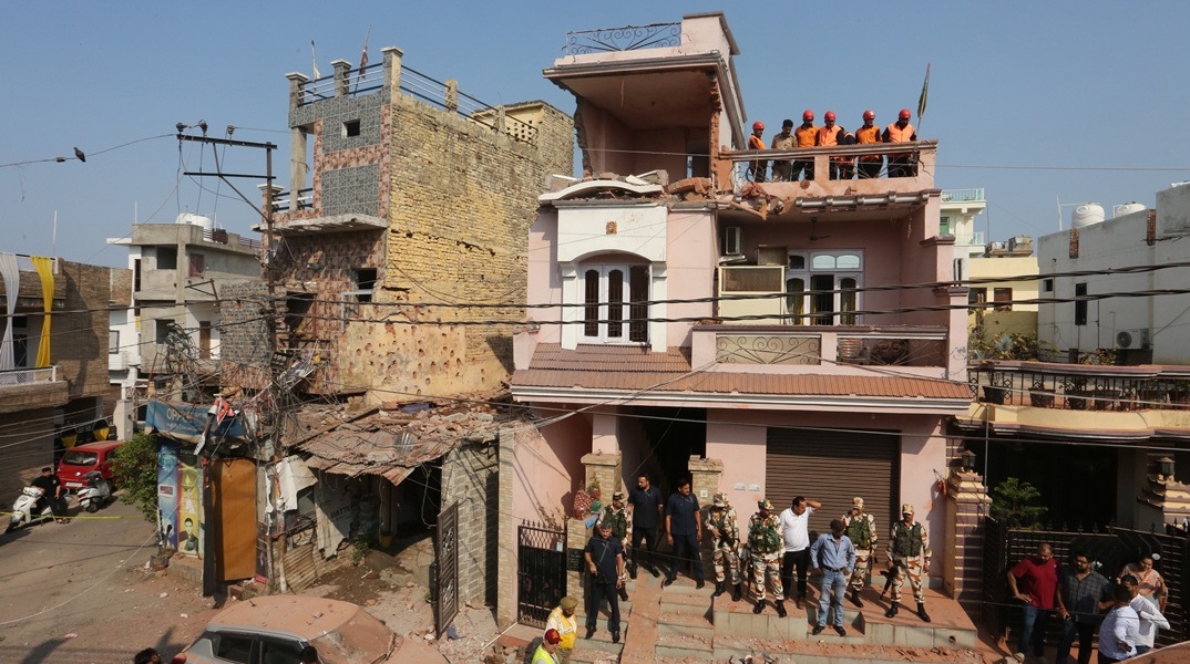 Συνοικία στην Ινδία μετά από πλήγματα 