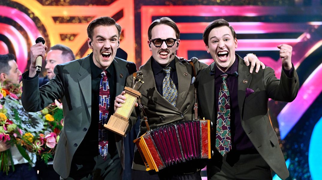 Σουηδία: Το Μάλμε δεν θέλει να φιλοξενήσει ξανά τη Eurovision αν κερδίσει το τραγούδι του συγκροτήματος KAJ, με θέμα τη σάουνα