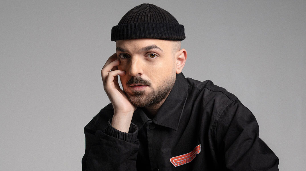 Ο ΑPON γίνεται «Ονειροπόλος» με το νέο του άλμπουμ