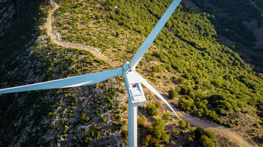 Επιτρέπονται να μπούνε ανεμογεννήτριες σε δασικές περιοχές υπό όρους και προϋποθέσεις;