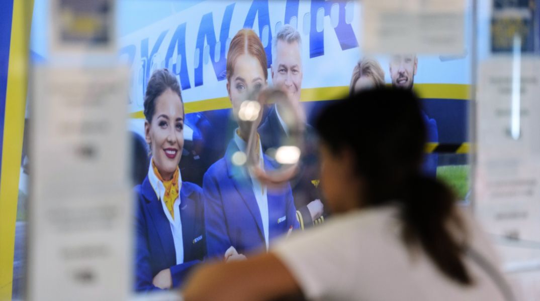 Η Ryanair αυξάνει τους ναύλους το 2025 μετά από μείωση κερδών - Διανέμει €400 εκατ. σε μερίσματα και ετοιμάζει επαναγορά μετοχών.