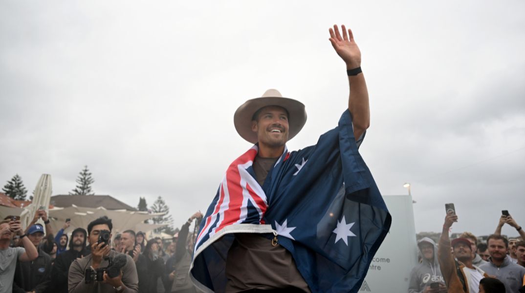 Ο Βρετανός Γουίλιαμ Γκουτζ διέσχισε τρέχοντας την Αυστραλία σε 35 μέρες, διανύοντας 100 χλμ. ημερησίως - Για φιλανθρωπία στη μνήμη της μητέρας του.