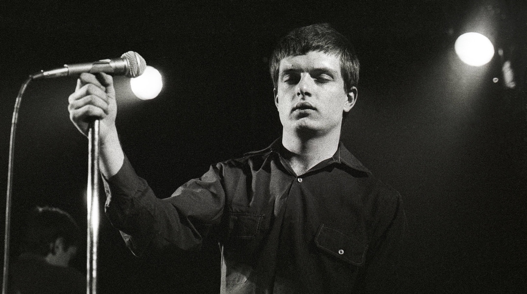 Joy Division: 45 χρόνια από την αυτοκτονία του Ίαν Κέρτις 