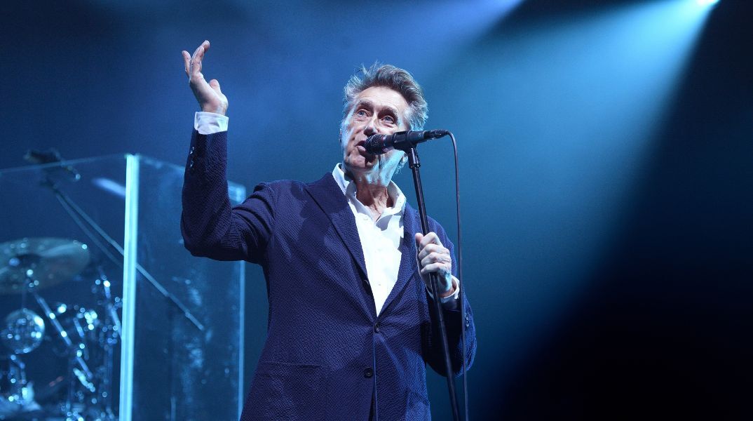 Ο Μπράιαν Φέρρυ στην O2 Arena του Λονδίνου 