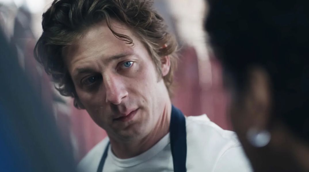 Επιστρέφει η βραβευμένη τηλεοπτική σειρά The Bear: Στη δημοσιότητα το πρώτο τρέιλερ της τέταρτης σεζόν - Ο Τζέρεμι Άλεν Γουάιτ σε ρόλο σεφ.