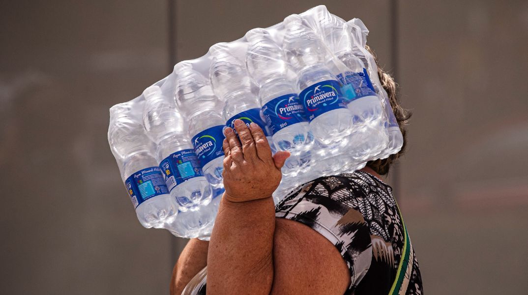 Καιρικές συνθήκες που θυμίζουν κατακαλόκαιρο στην Ισπανία - Αντιμετωπίζει καύσωνα με έως 40°C - Ανησυχία για την κλιματική αλλαγή.