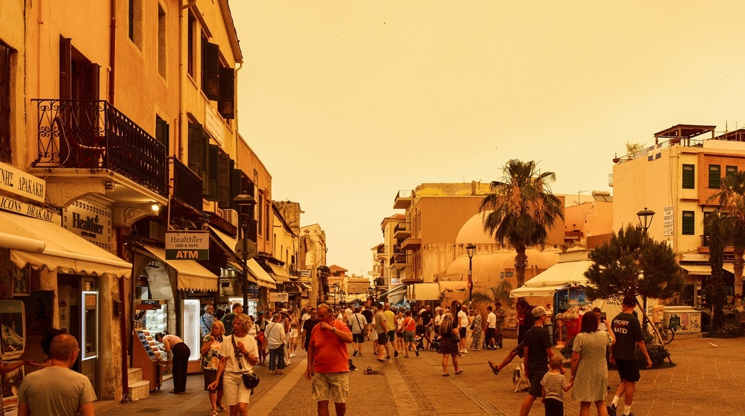 Αφρικανική σκόνη κάλυψε το Ηράκλειο Κρήτης