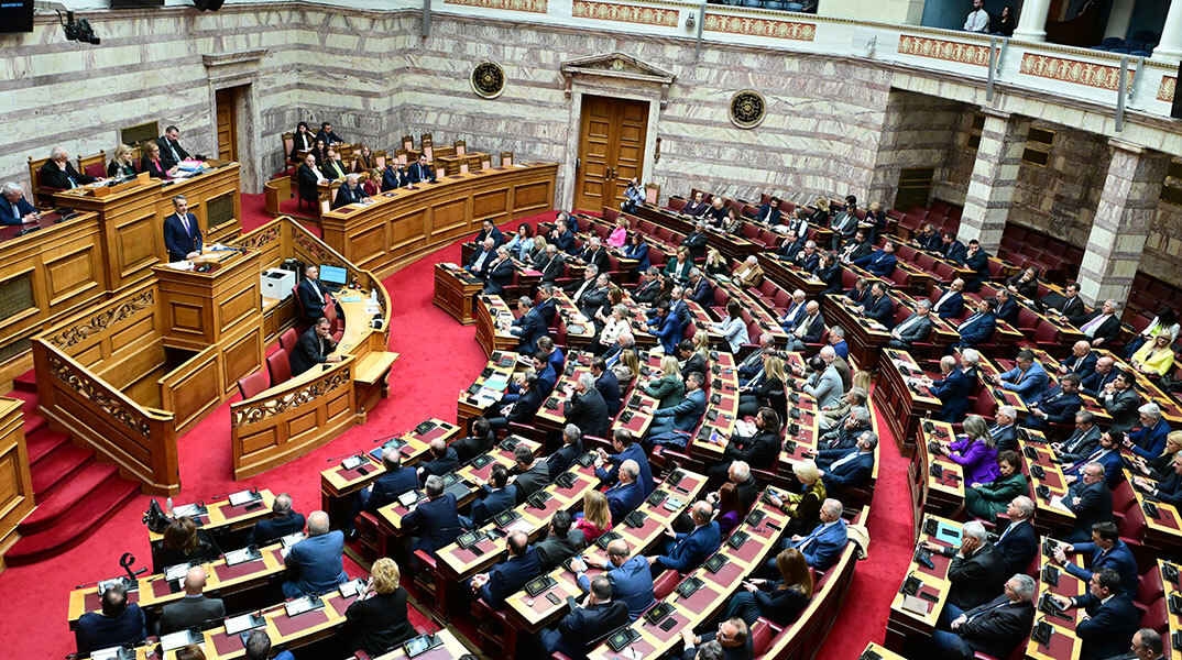 Αντιπολίτευση: Όλα εδώ αλλάζουνε και όλα τα ίδια μένουν