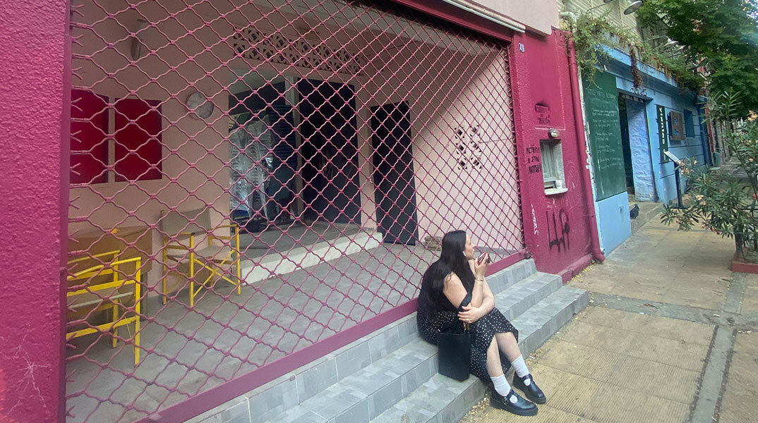 Σε βλέπω να περιμένεις να αρχίσει το έργο