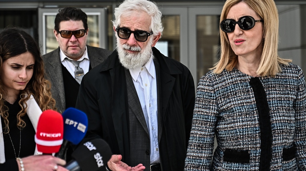 Πέτρος Φιλιππίδης