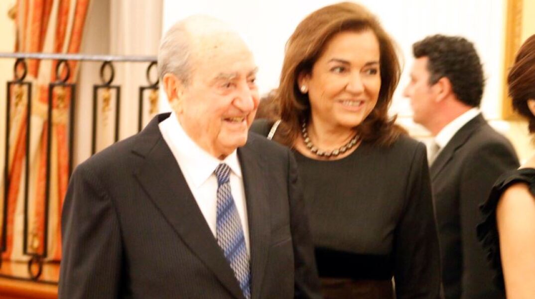 Ντόρα Μπακογιάννη: Η φωτογραφία και το μήνυμά της για τα 8 χρόνια από τον θάνατο του Κωνσταντίνου Μητσοτάκη