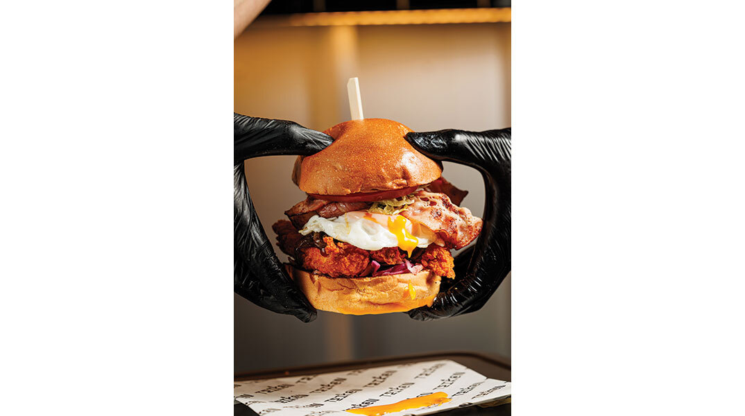 Τσίκεν The Van